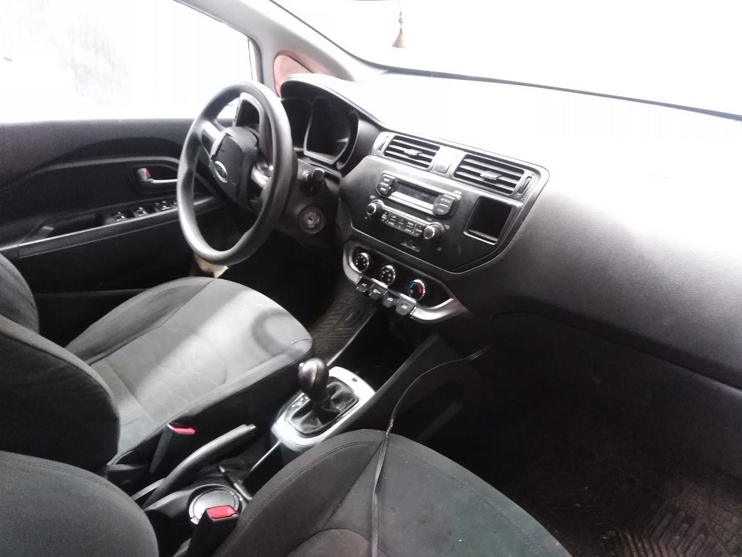  Kia RIO 2012    EN DESARME
